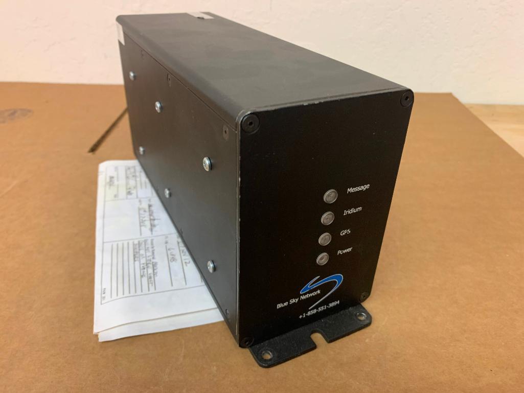 GILCOM BLUE SKY NETWORK D-1000C MODEM UNIT 100240 (AR)