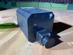 TRJ IND-021 RADIO ALTIMETER INDICATOR (1) 9599-607-12146, (1) 9599-607-12183