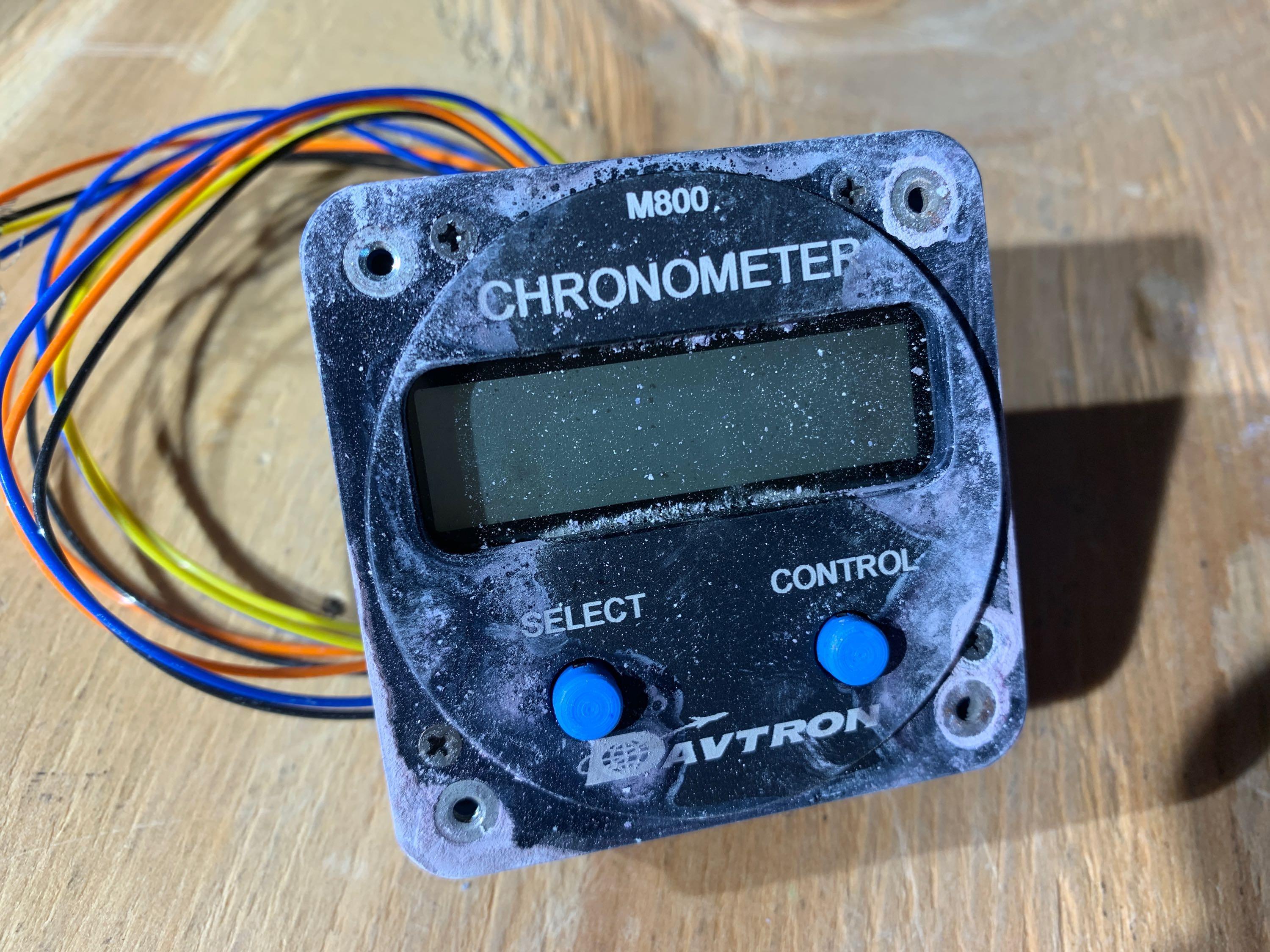 CLOCKS (1) AT420100 (NEW), (1) LC-2 (TESTED), (1) M800-28V-BAT (NEEDS REPAIR)