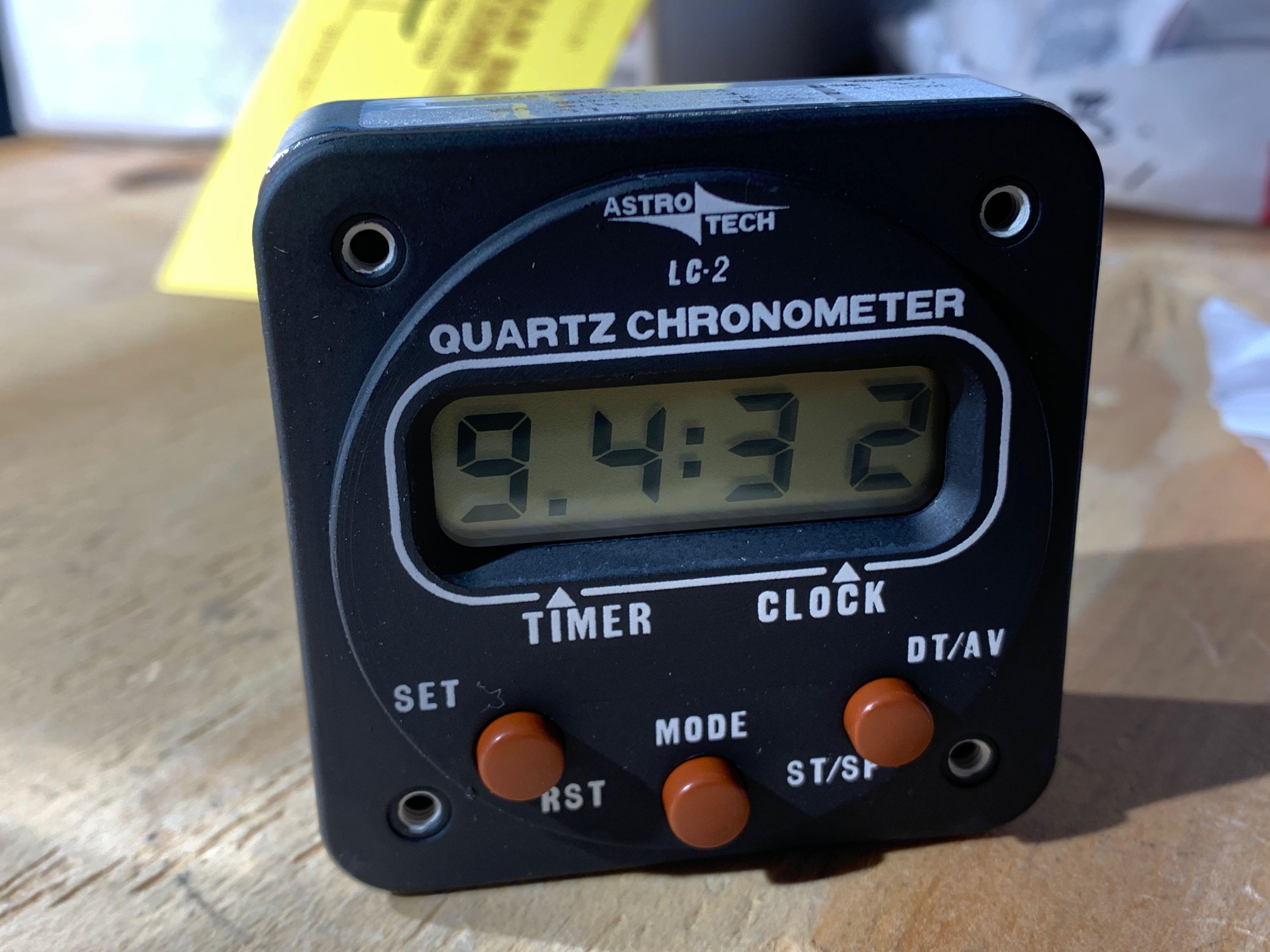 CLOCKS (1) AT420100 (NEW), (1) LC-2 (TESTED), (1) M800-28V-BAT (NEEDS REPAIR)