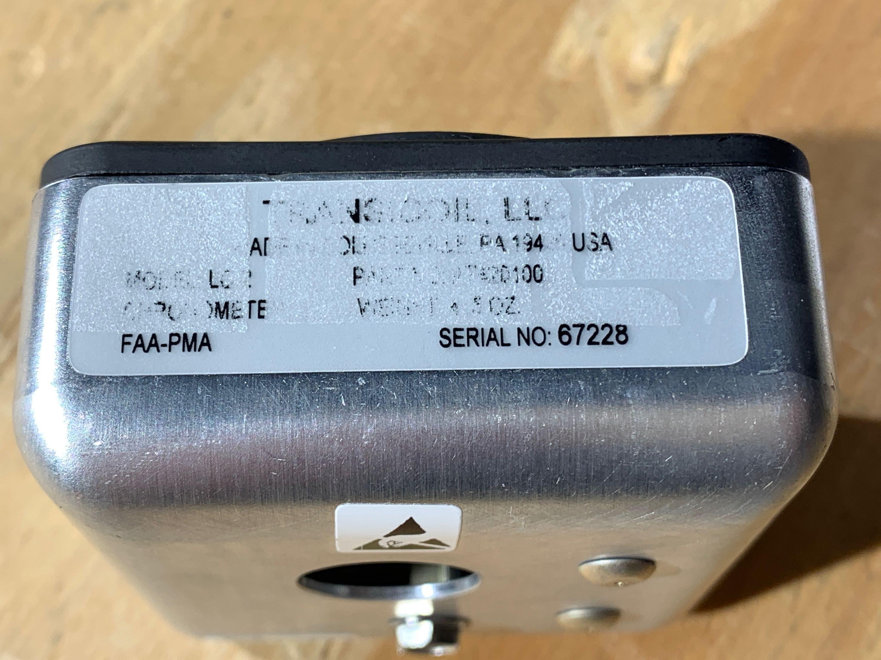 CLOCKS (1) AT420100 (NEW), (1) LC-2 (TESTED), (1) M800-28V-BAT (NEEDS REPAIR)