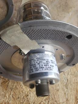 NEW WHELEN LED ANTI-COLLISION LIGHT 01-0770905-01