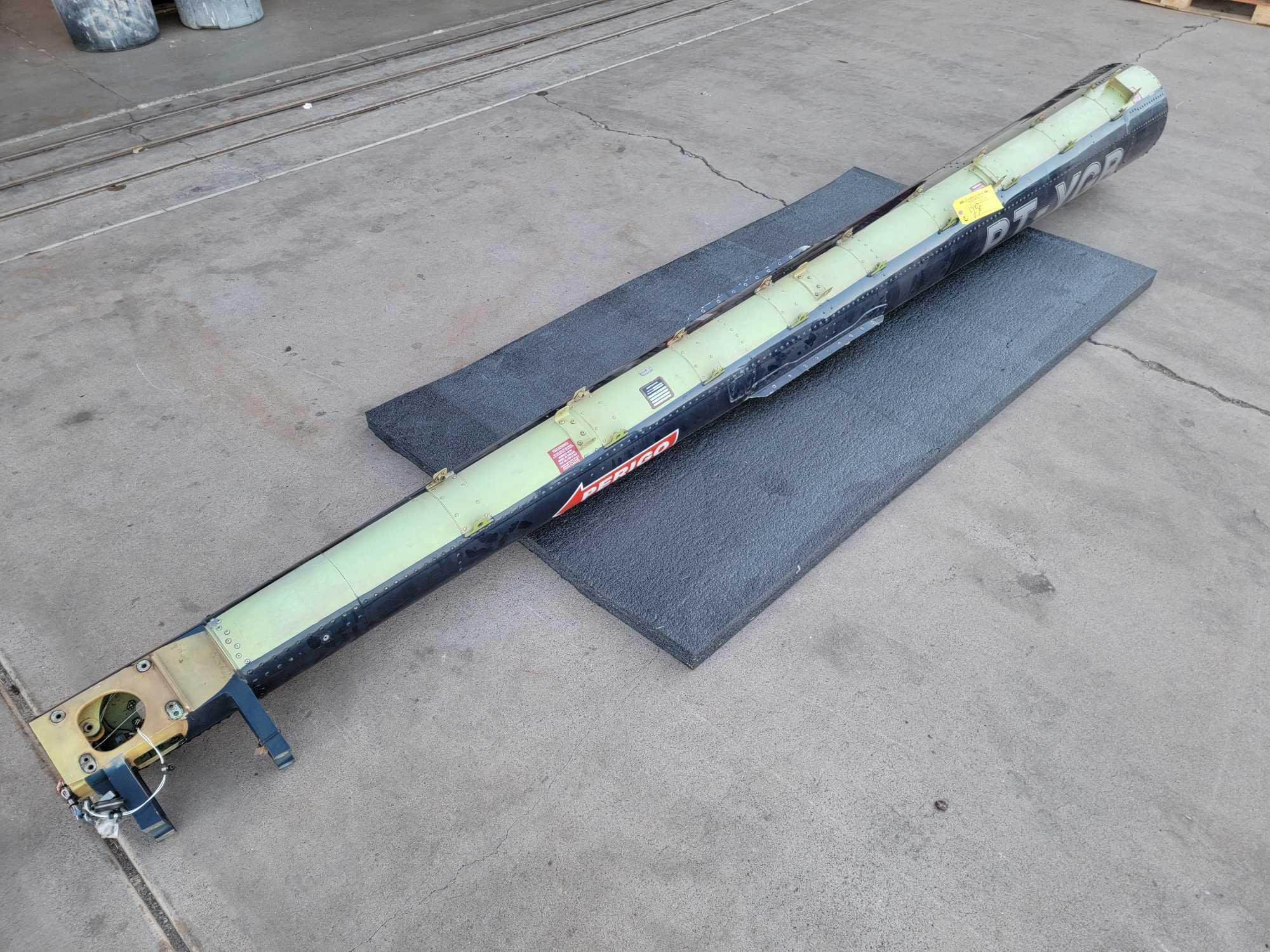 BELL 407 TAILBOOM 407-530-014-101 (WITH HARDCARD)