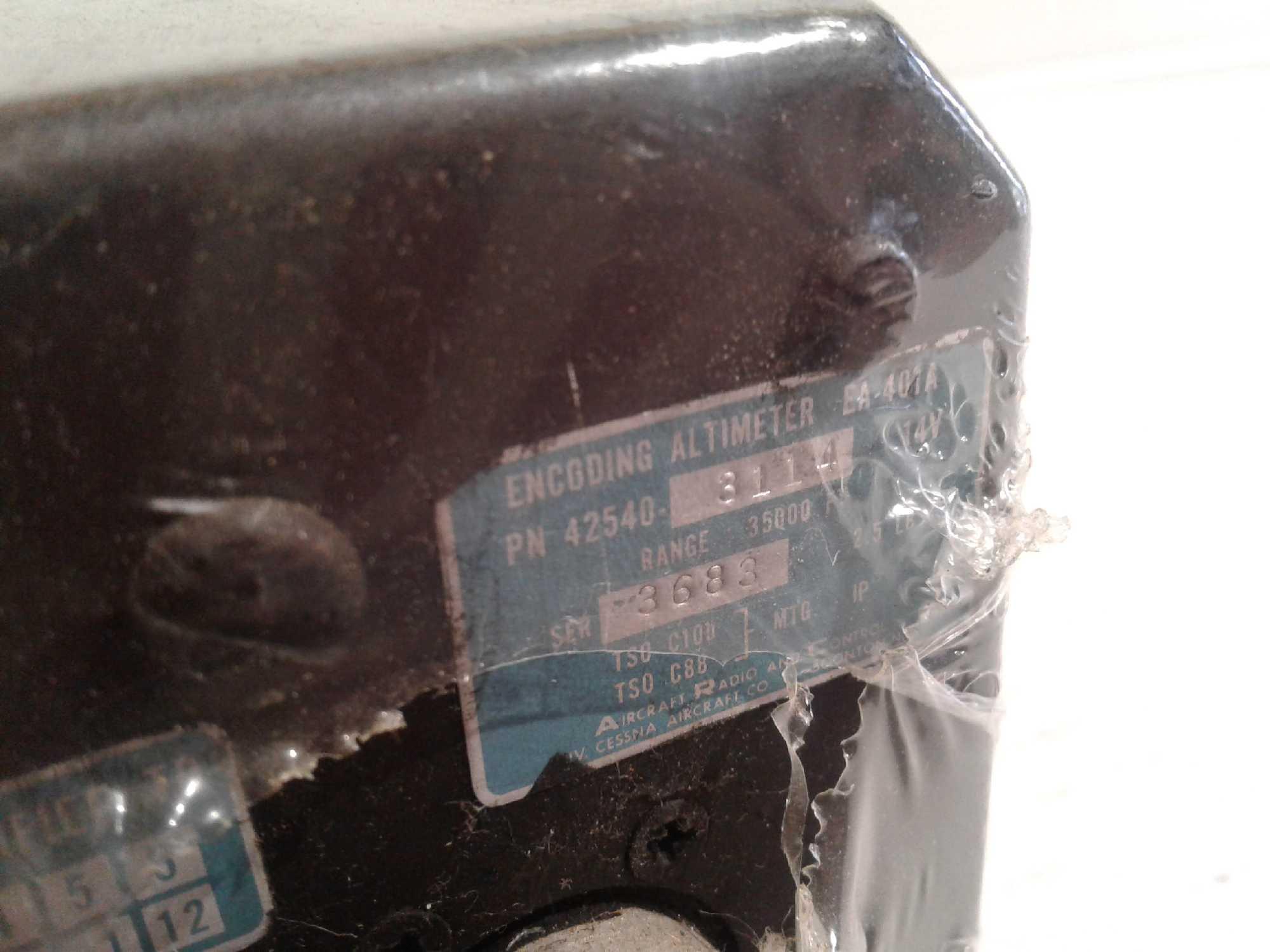 ARC EA-401A ENCODING ALTIMETERS