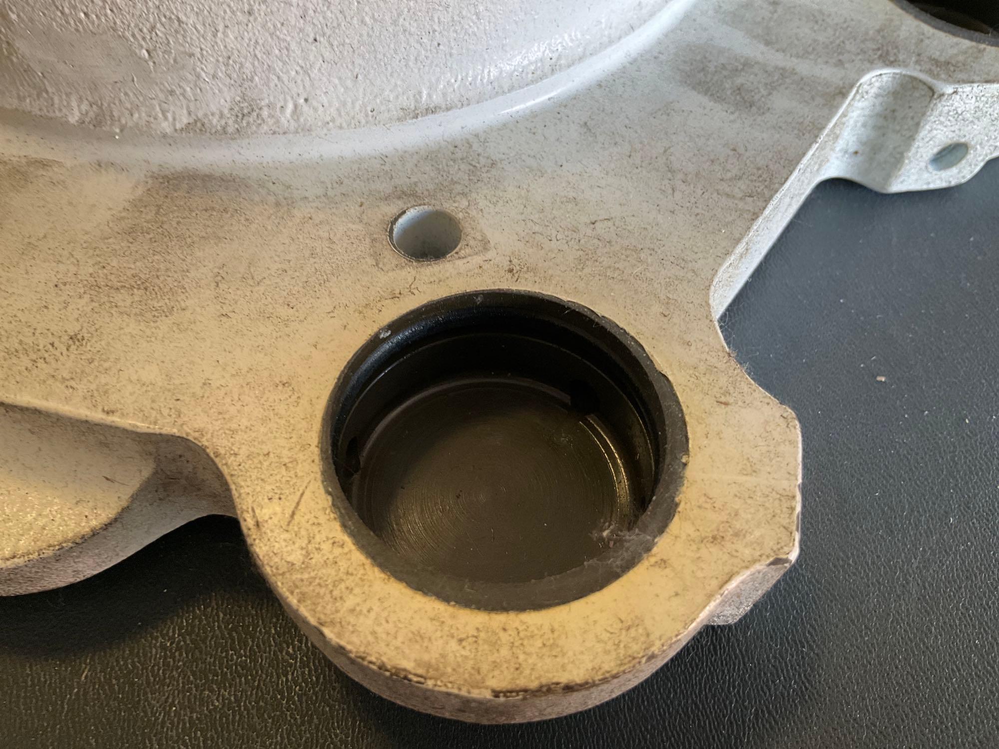 NEW CESSNA BRAKE PISTON HOUSING/BACKING PLATES C163030-0202 (NO PAPERWORK)