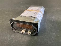COLLINS IND-42C DME INDICATOR 622-7318-004 (NEEDS SCREEN COVER, A/R)