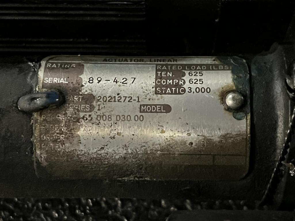 A300 LINEAR ACTUATORS & RODS (8) 2021272-1, (2) E1AM0, (1) E3AMO, (1) E4BM0
