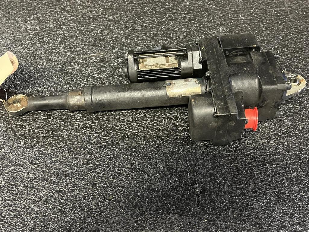 A300 LINEAR ACTUATORS & RODS (8) 2021272-1, (2) E1AM0, (1) E3AMO, (1) E4BM0