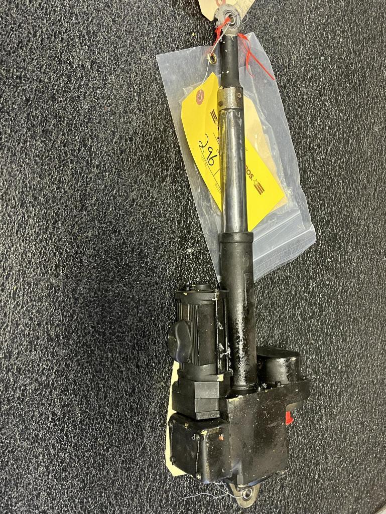A300 LINEAR ACTUATORS & RODS (8) 2021272-1, (2) E1AM0, (1) E3AMO, (1) E4BM0