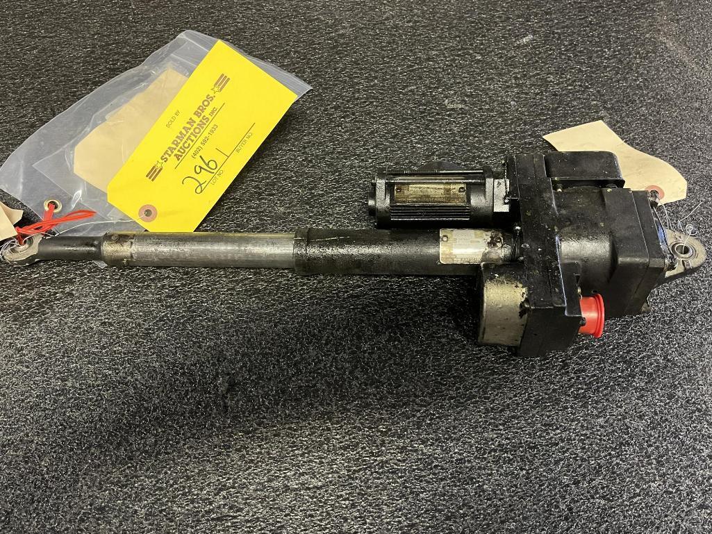 A300 LINEAR ACTUATORS & RODS (8) 2021272-1, (2) E1AM0, (1) E3AMO, (1) E4BM0