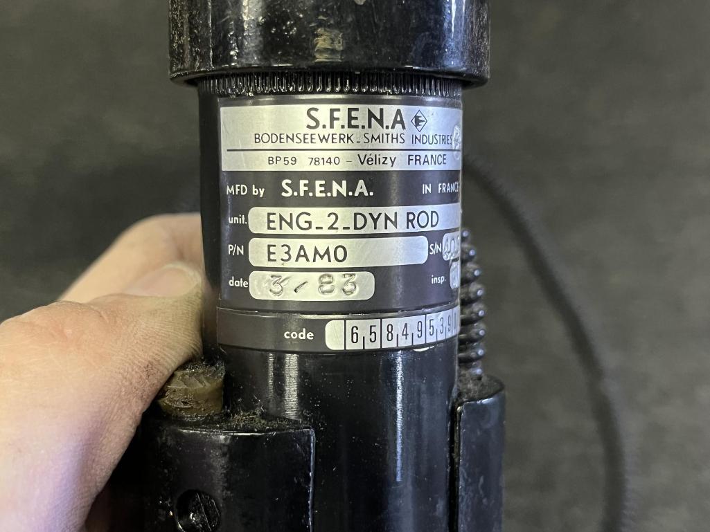 A300 LINEAR ACTUATORS & RODS (8) 2021272-1, (2) E1AM0, (1) E3AMO, (1) E4BM0