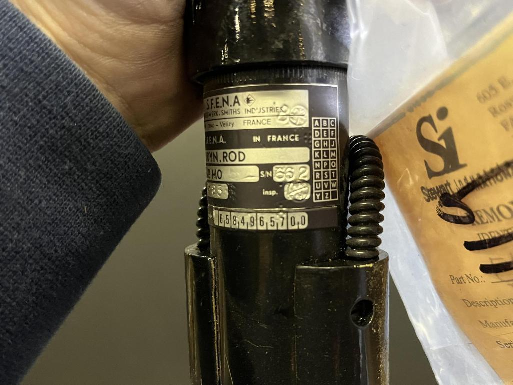 A300 LINEAR ACTUATORS & RODS (8) 2021272-1, (2) E1AM0, (1) E3AMO, (1) E4BM0