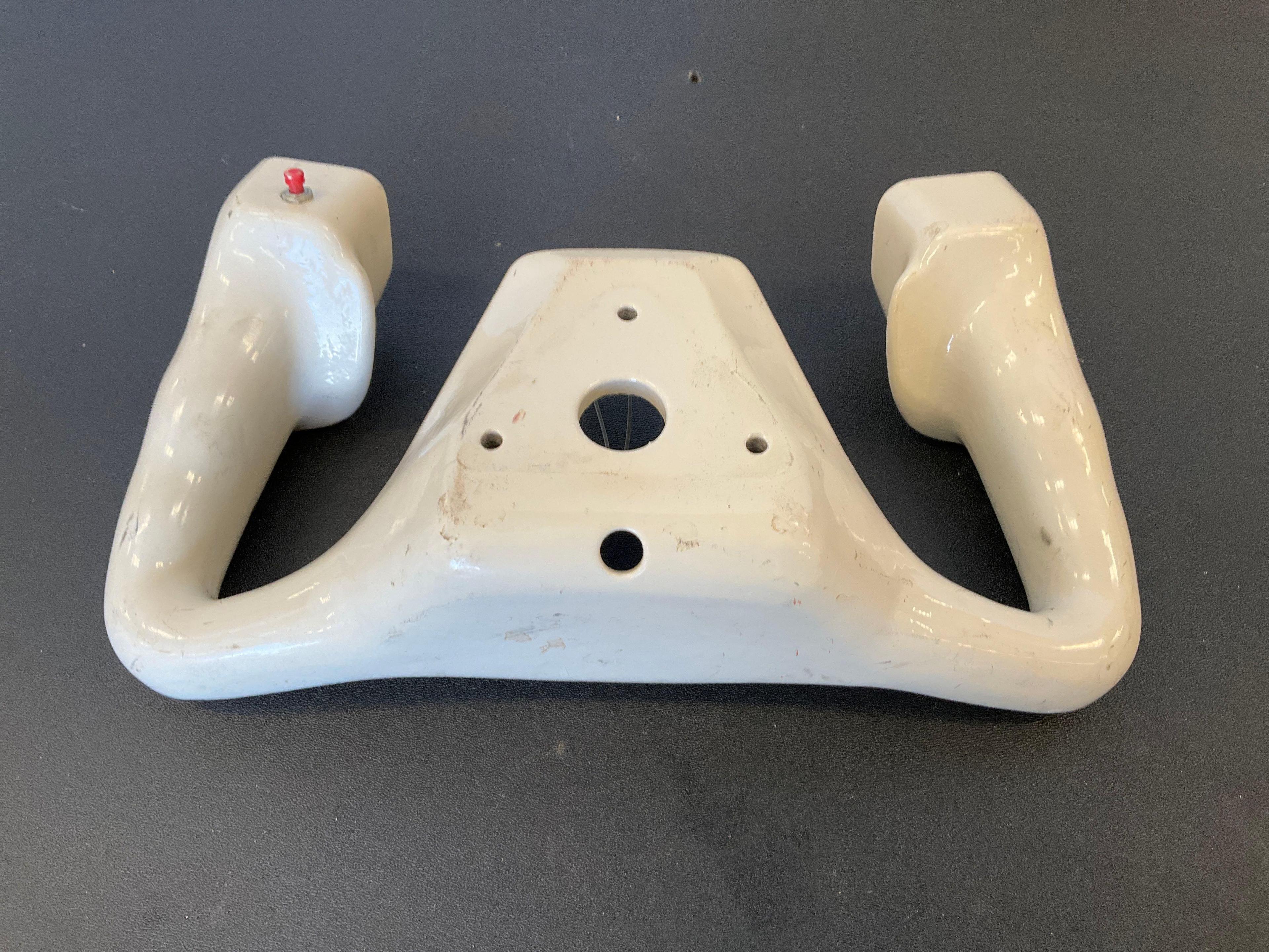 BEECHCRAFT RAMS HORN CONTROL YOKES