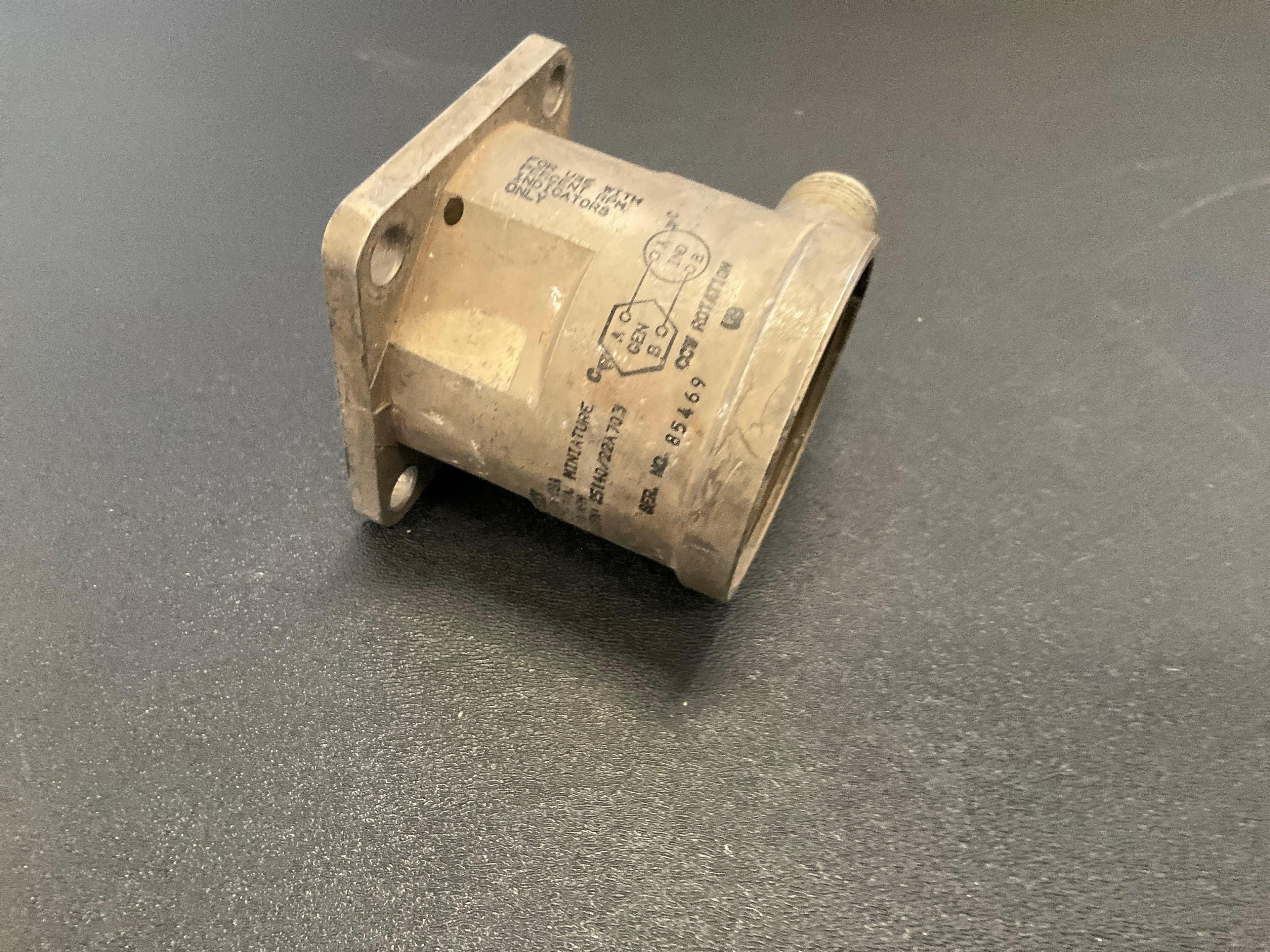 (LOT) TACH GENERATOR 25140 & CORE VACUUM PUMPS