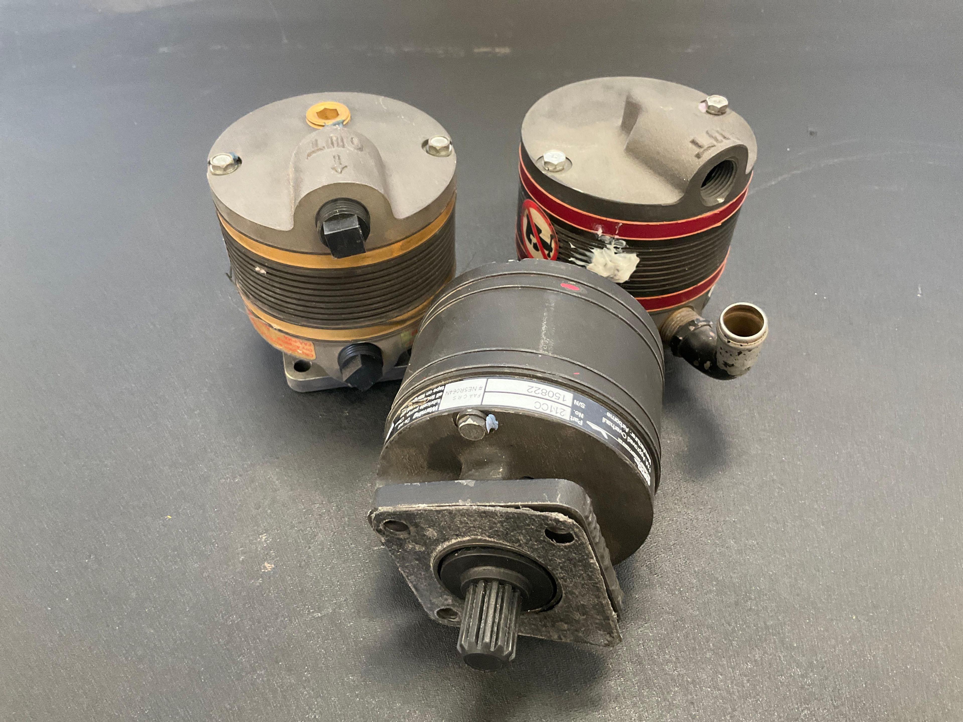 (LOT) TACH GENERATOR 25140 & CORE VACUUM PUMPS