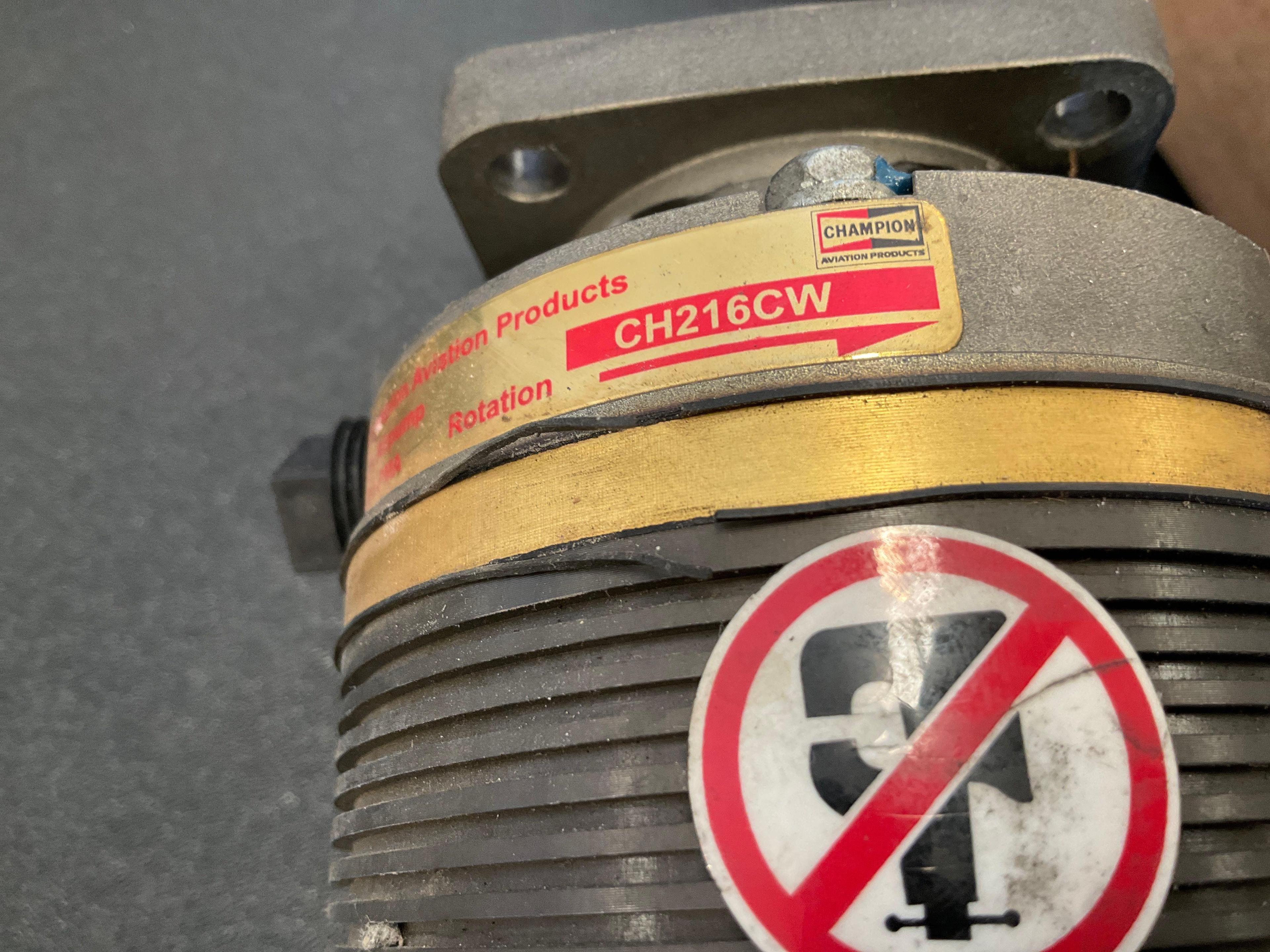 (LOT) TACH GENERATOR 25140 & CORE VACUUM PUMPS