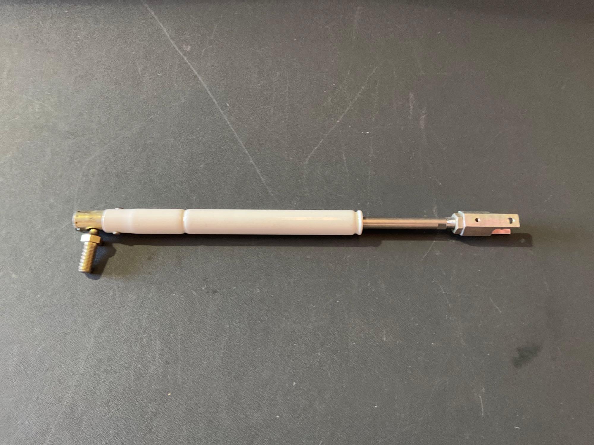 NEW CESSNA 172 STEERING RODS 0543022-3 & -4 AND BOOTS 0543015-6 & 0413304-3