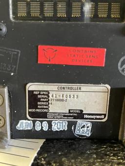 HONEYWELL APU ELECTRONIC CONTROL UNIT (1) 2118800-2 & ENDEVCO VIBRATION SIGNAL CONDITIONING UNIT (1)