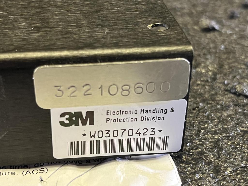 3M 724 WORK STATION MONITORS