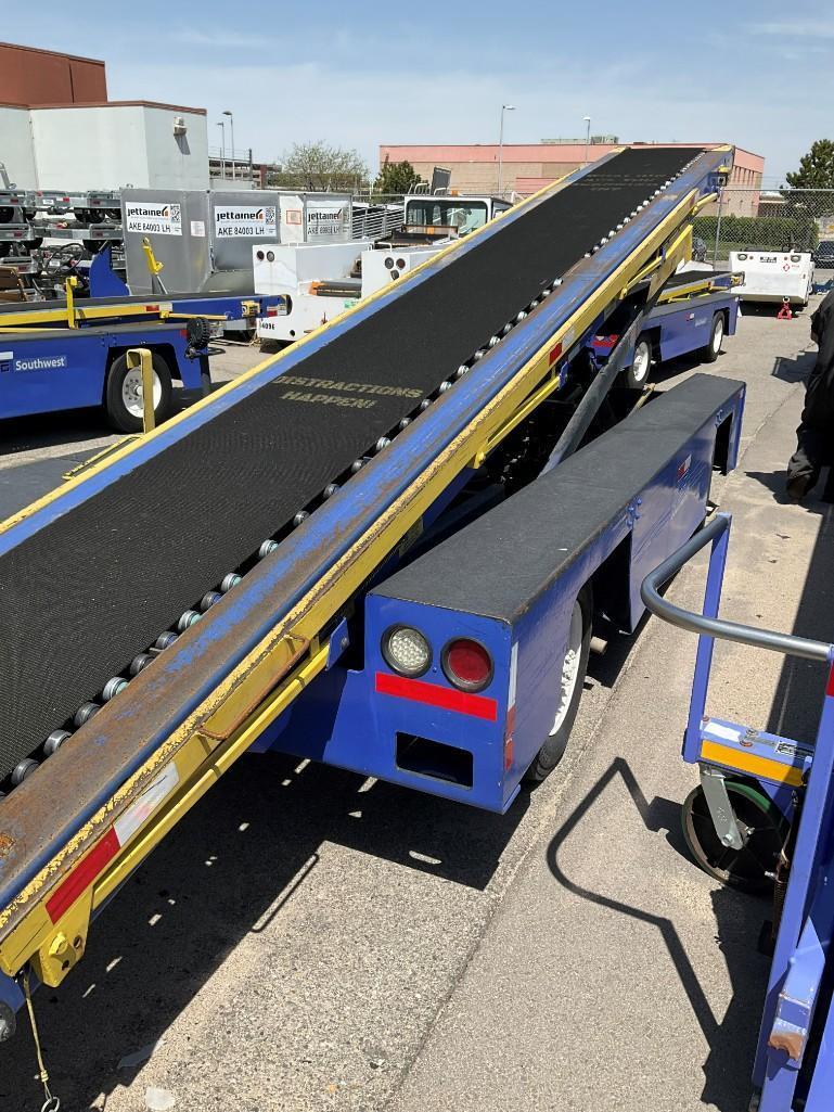 1997 TUG MDL 660 BELT LOADER