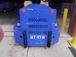1998 UNITED MDL SML30 BAG TRACTOR