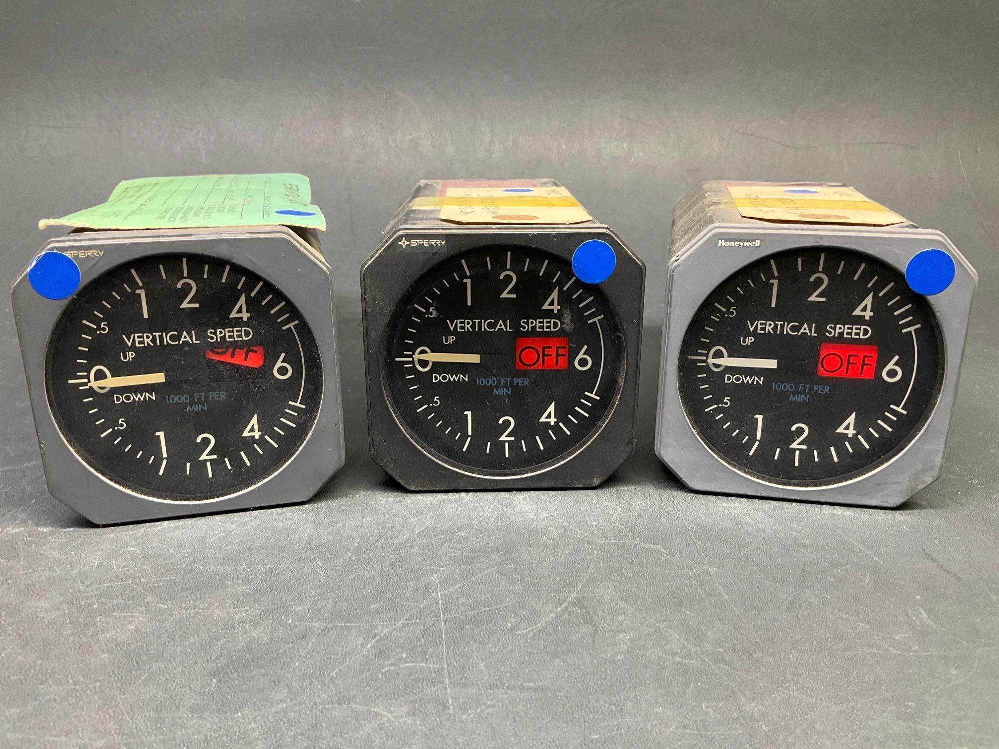 SPERRY VERTICAL SPEED INDICATORS 4013013-906 & -907
