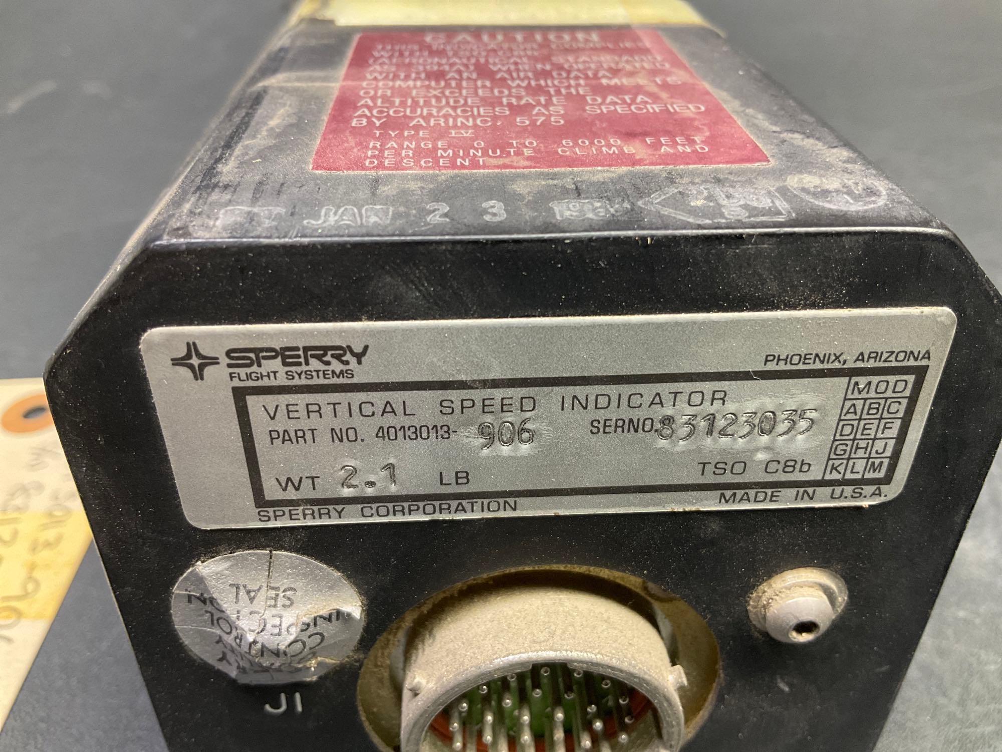 SPERRY VERTICAL SPEED INDICATORS 4013013-906 & -907
