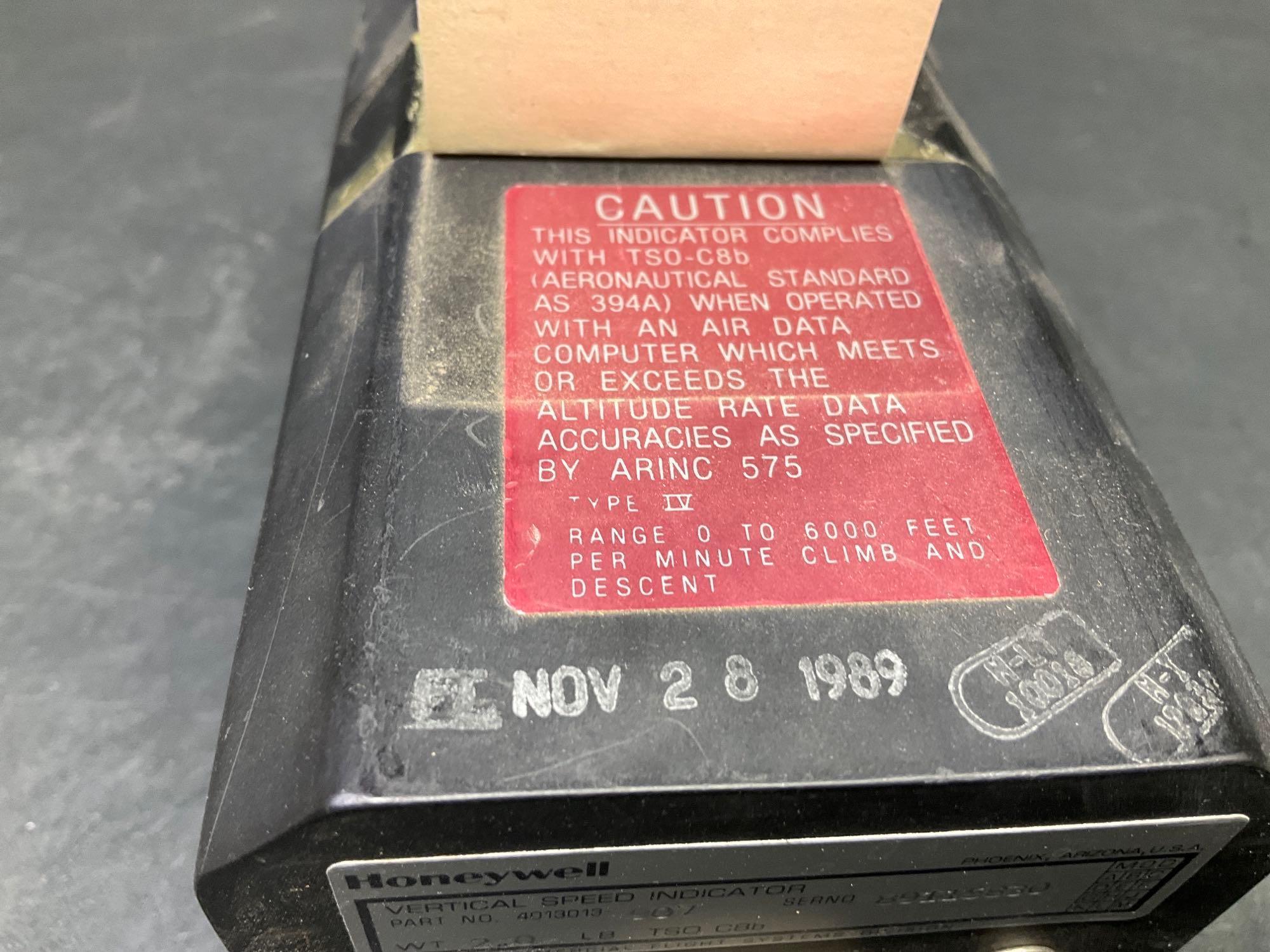 SPERRY VERTICAL SPEED INDICATORS 4013013-906 & -907