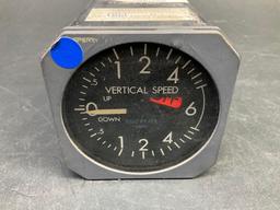 SPERRY VERTICAL SPEED INDICATORS 4013013-906 & -907