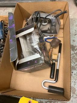 (LOT) SOLDERING GUN, PIPE WRENCH, PIPE THREADER & SPECIALTY TOOLS