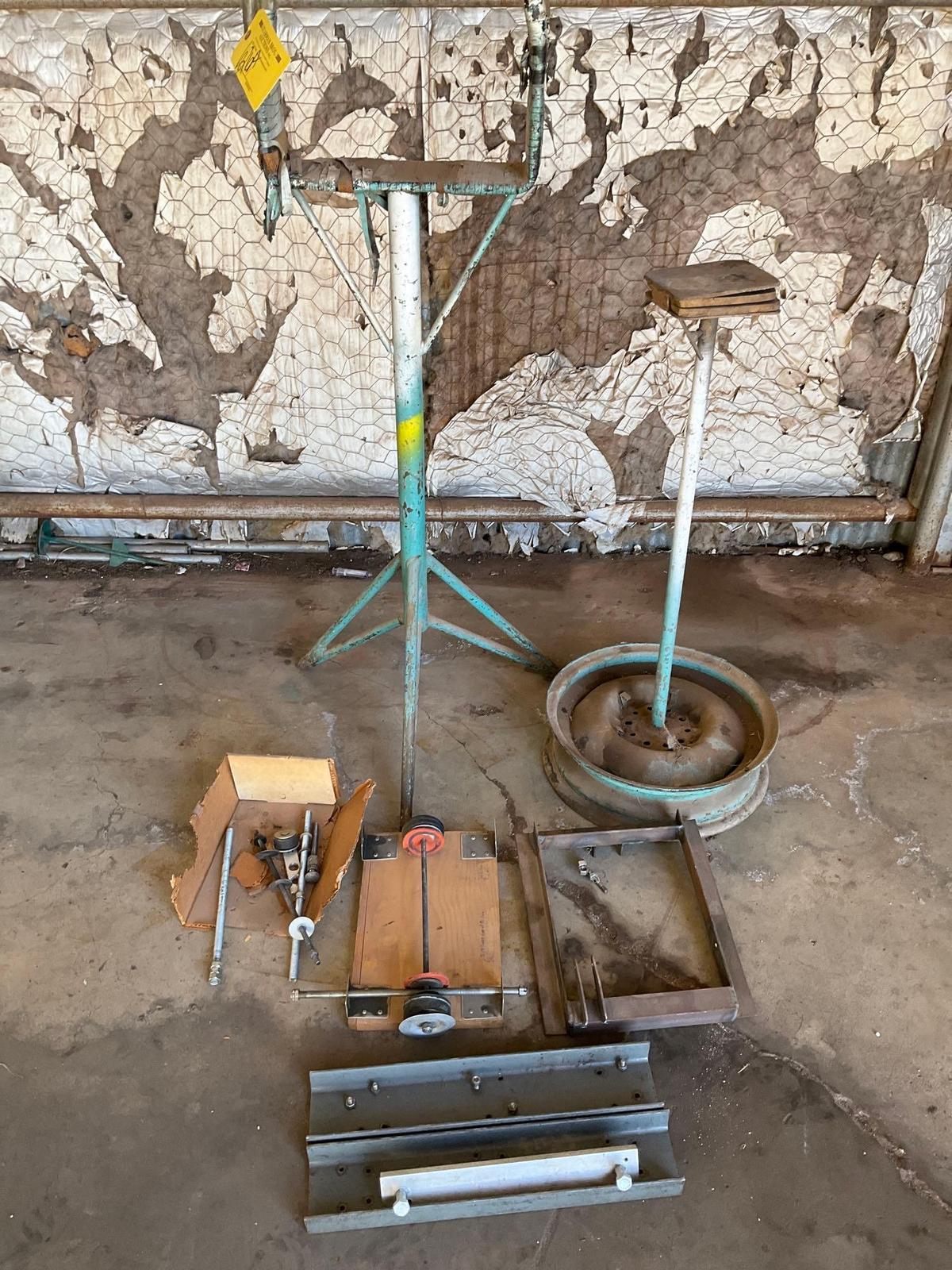 (LOT) BELLANCA NOSE STAND, LANDING GEAR TOOLING AND STAND