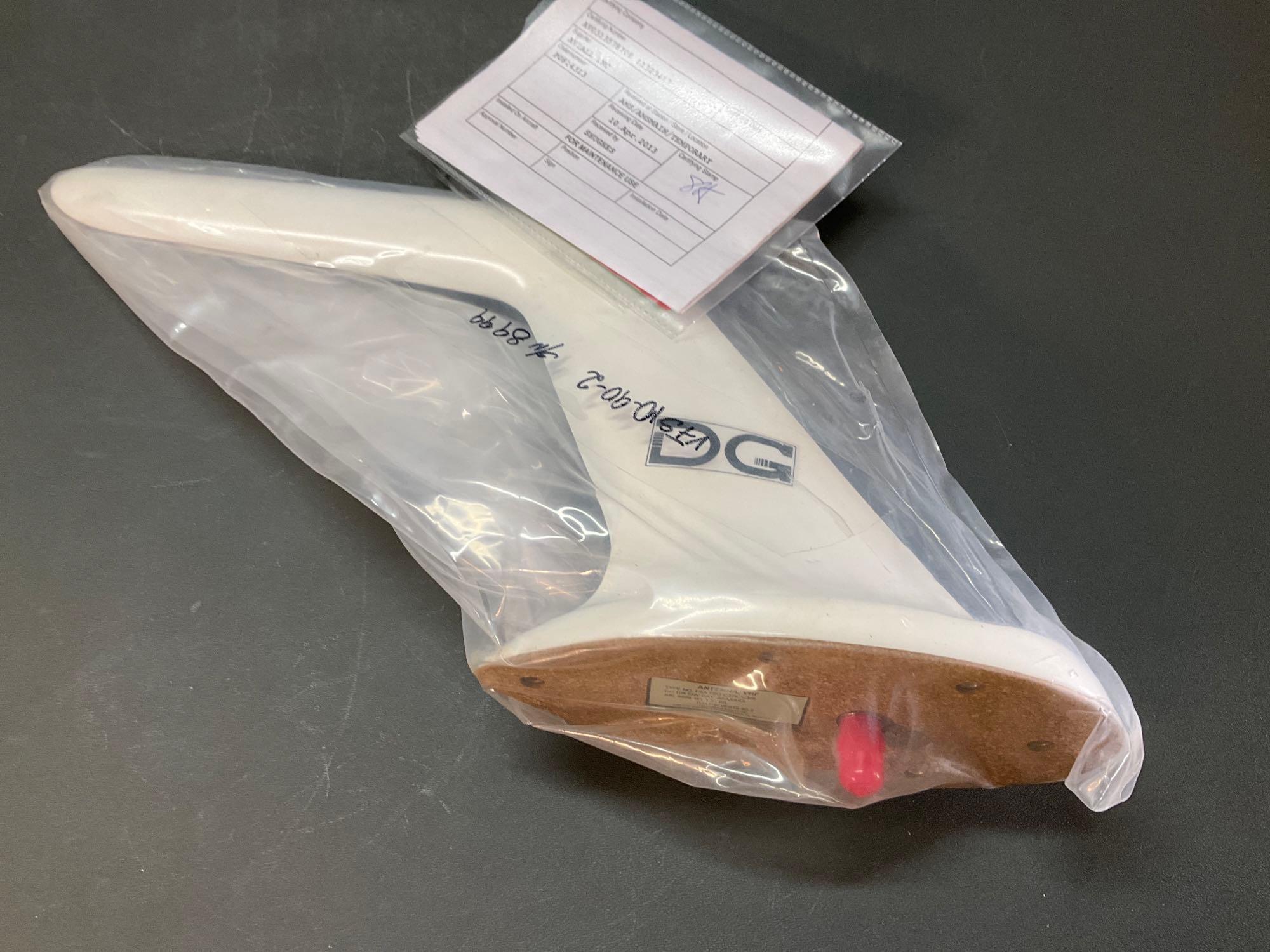 NEW COMM ANTENNA'S VFS10-90-2