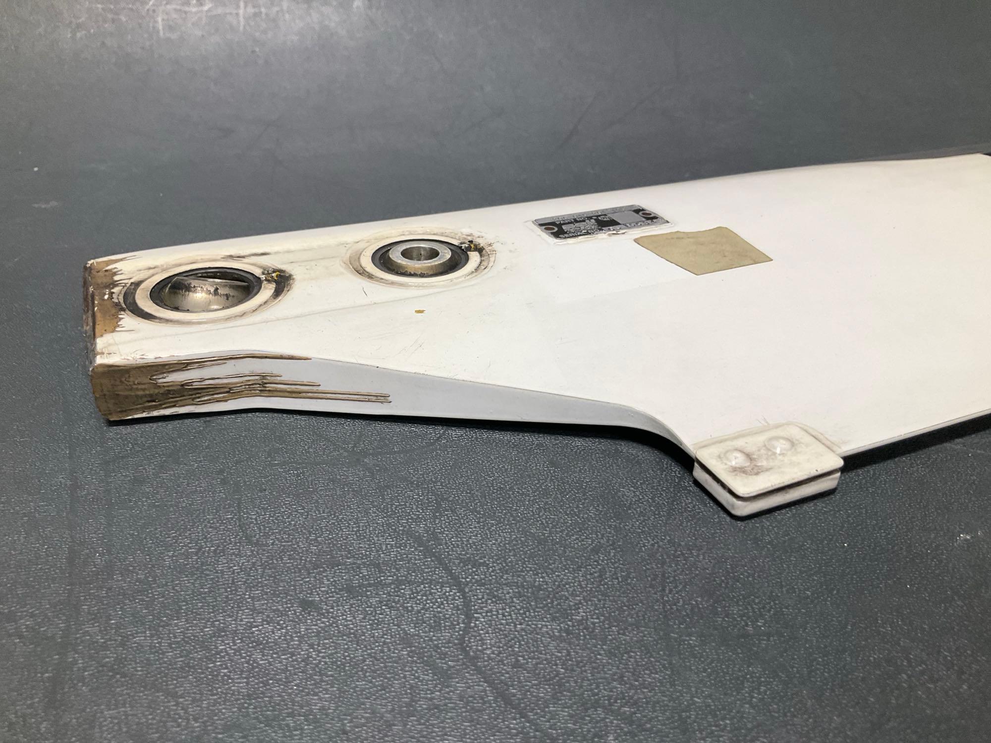 TAIL ROTOR BLADE 206-016-201-135 (906 HRS REMAINING/BER TAG)
