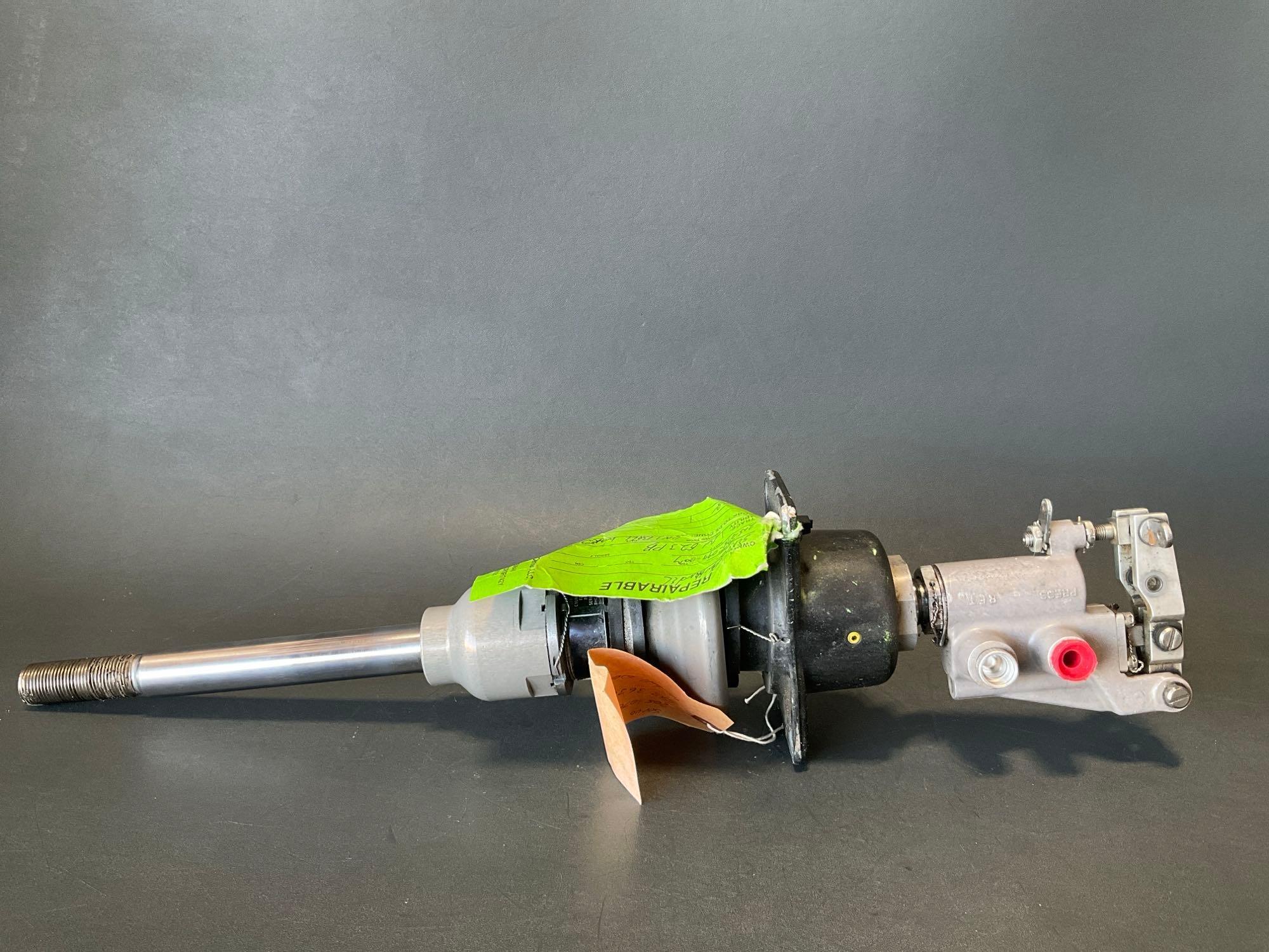 UH-1 HYDRAULIC SERVO'S 204-076-052-9 WITH UNIBALL 205-076-099-007