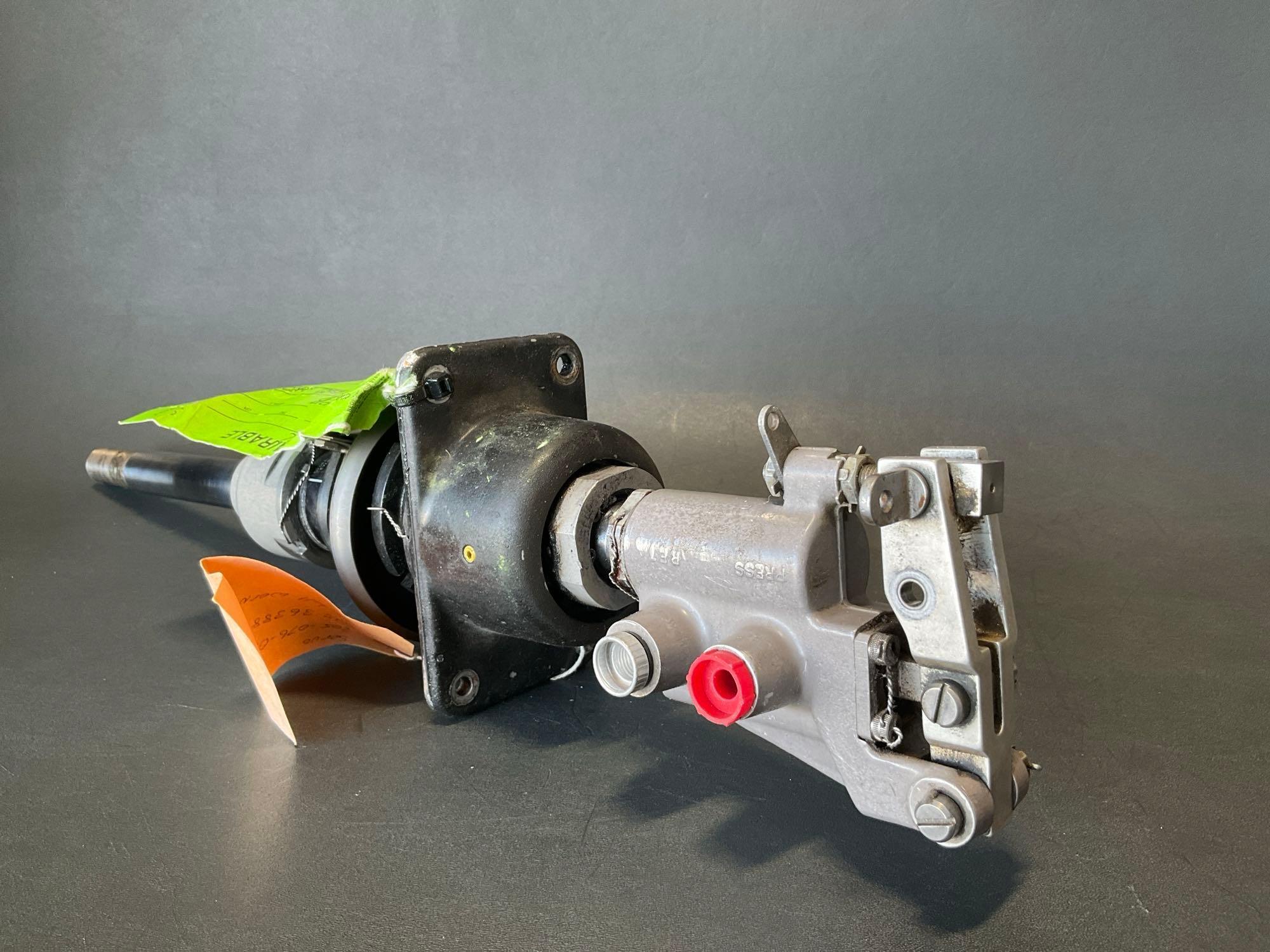 UH-1 HYDRAULIC SERVO'S 204-076-052-9 WITH UNIBALL 205-076-099-007