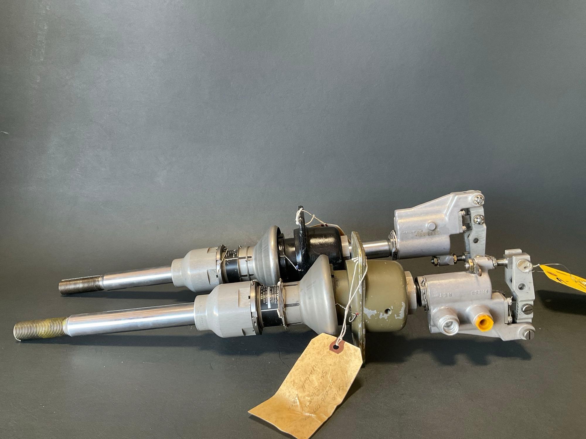 UH-1 HYDRAULIC SERVO'S 204-076-052-9 WITH UNIBALL 205-076-099-007