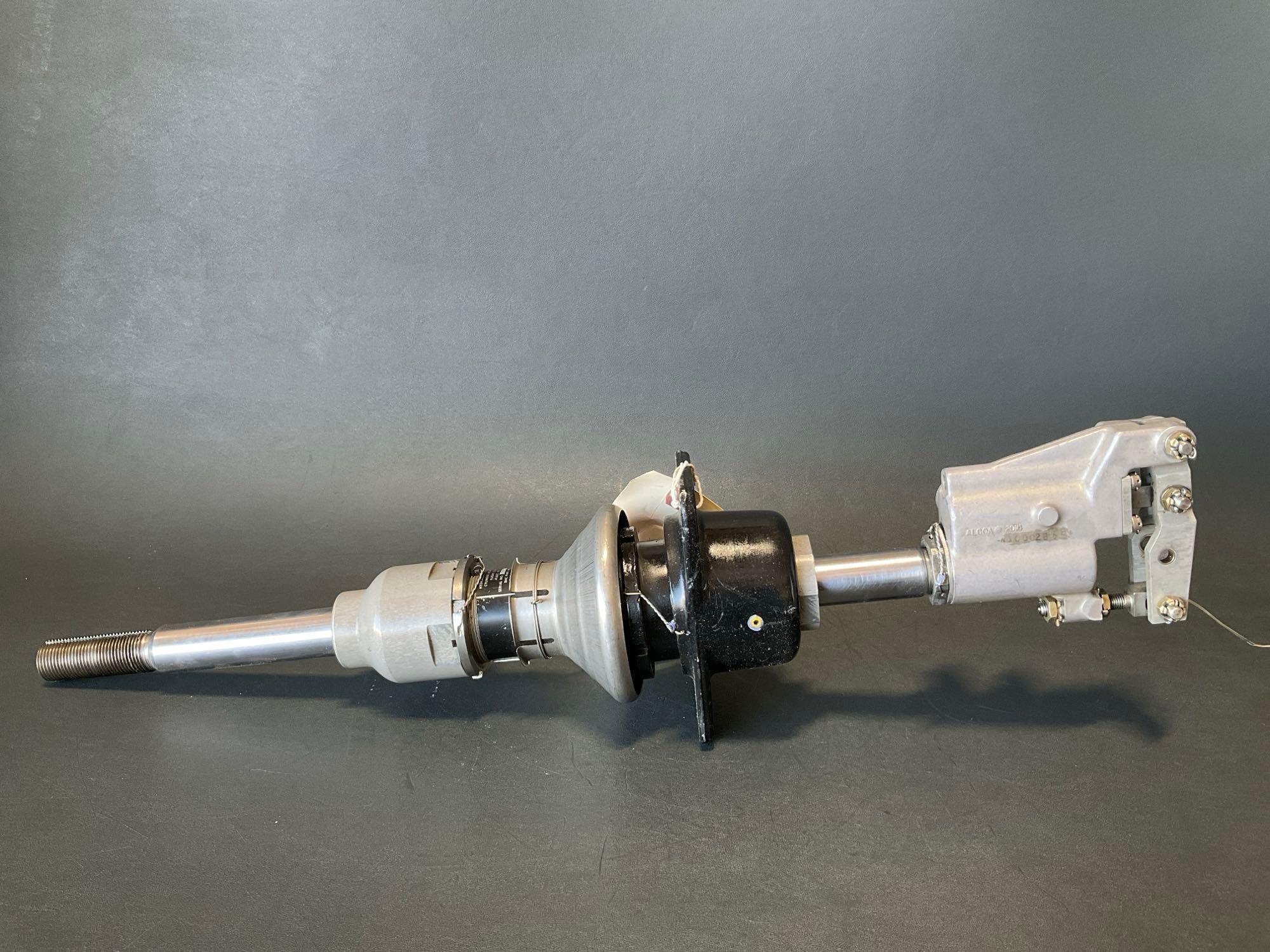 UH-1 HYDRAULIC SERVO'S 204-076-052-9 WITH UNIBALL 205-076-099-007