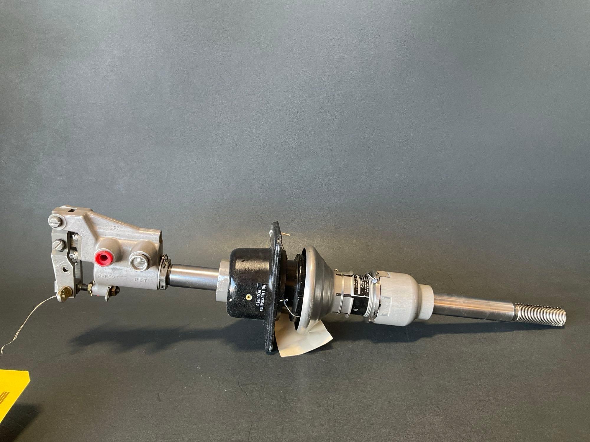 UH-1 HYDRAULIC SERVO'S 204-076-052-9 WITH UNIBALL 205-076-099-007