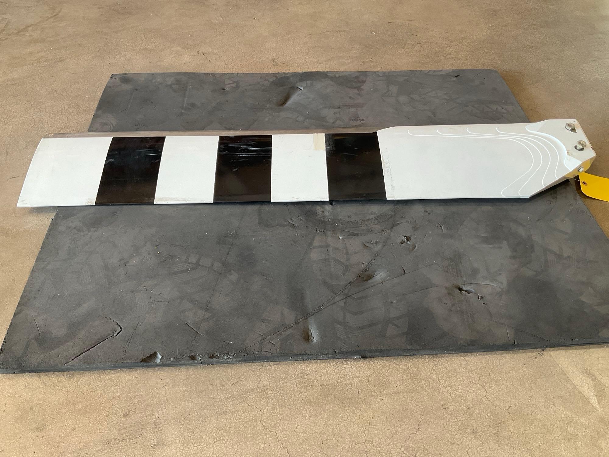 UH-1 TAIL ROTOR BLADES 204-011-702-015