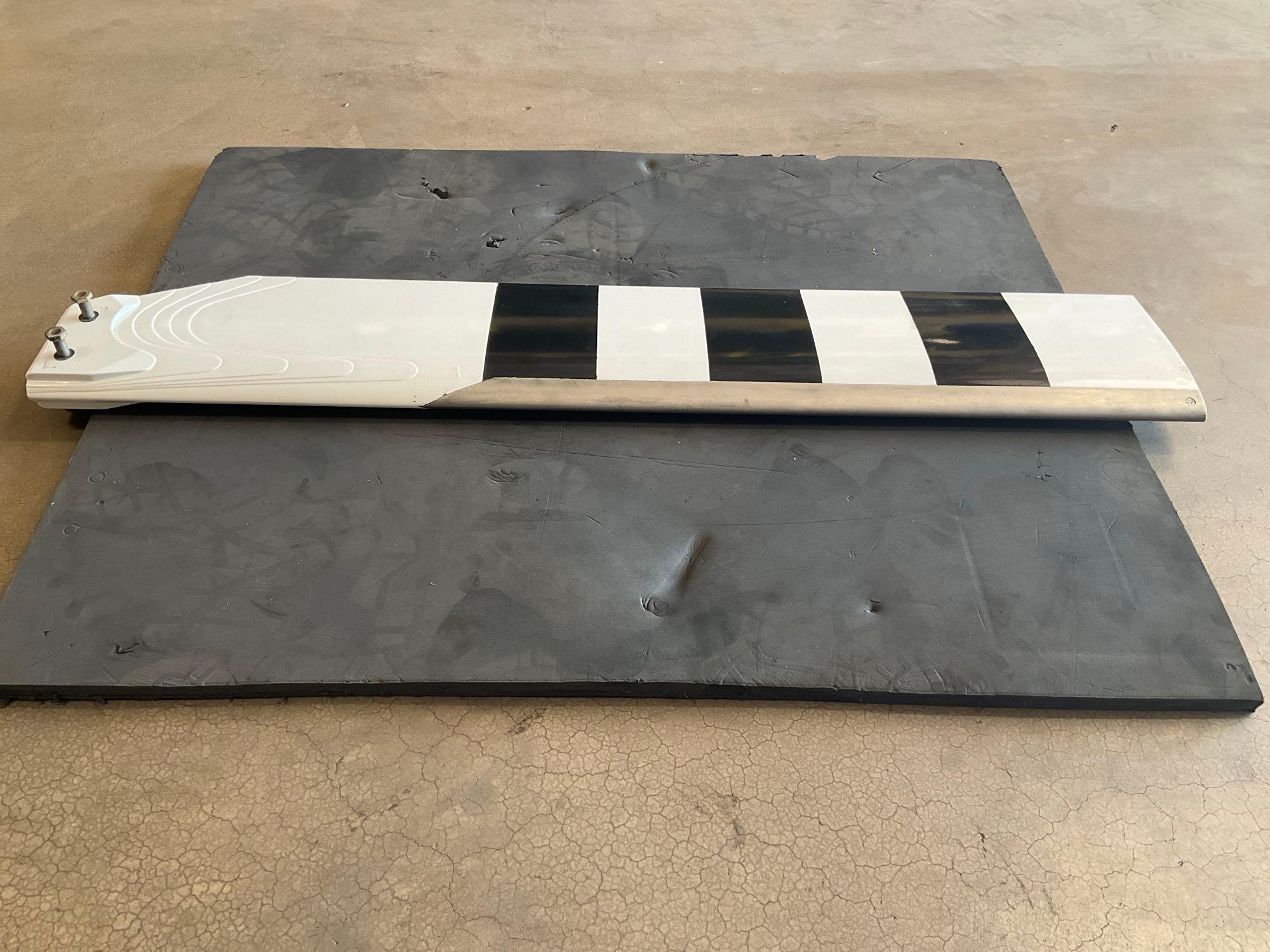 UH-1 TAIL ROTOR BLADES 204-011-702-015