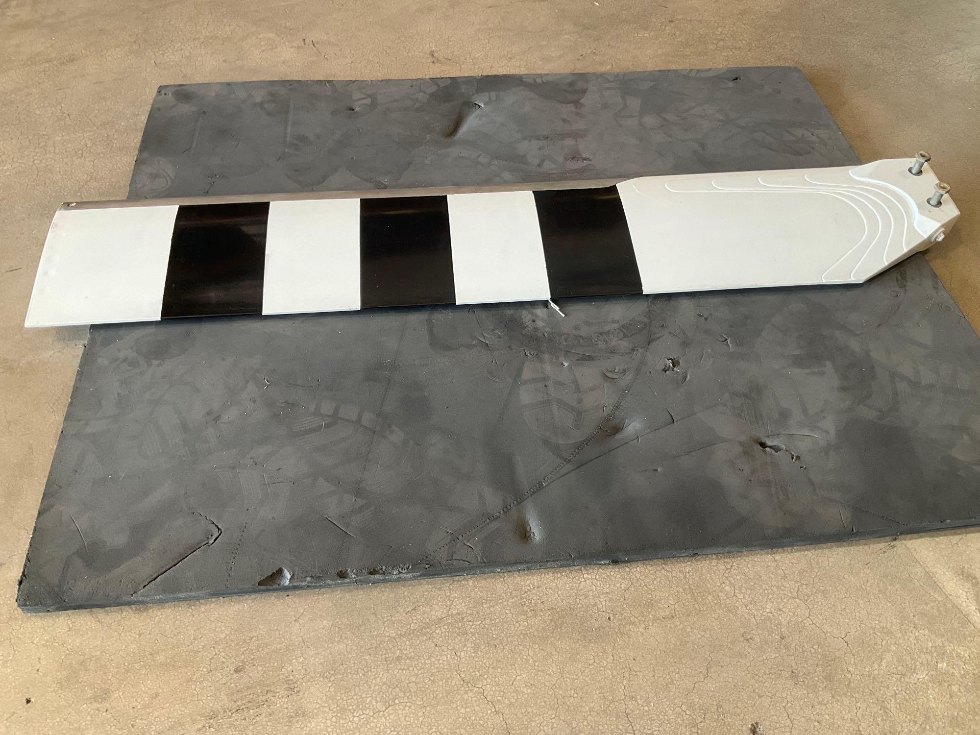 UH-1 TAIL ROTOR BLADES 204-011-702-015