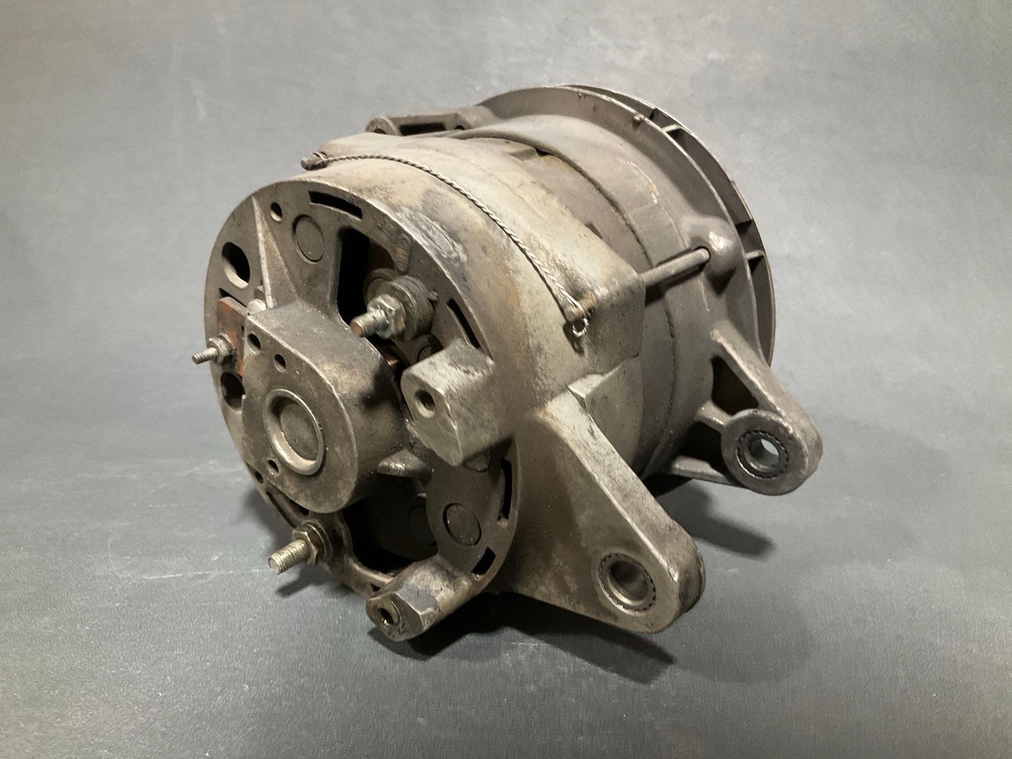 (LOT) ALTERNATOR & REGULATOR CORES