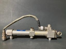 LEARJET MLG DOOR ACTUATOR 6632303003-001 & NLG ACTUATOR 2317100-5 (BOTH NEED REPAIR)
