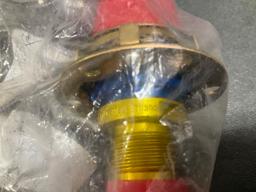 (LOT) AEROQUIP SERVICE PORT TB3005S4-80, PORTABLE OXYGEN REGULATOR & MASK