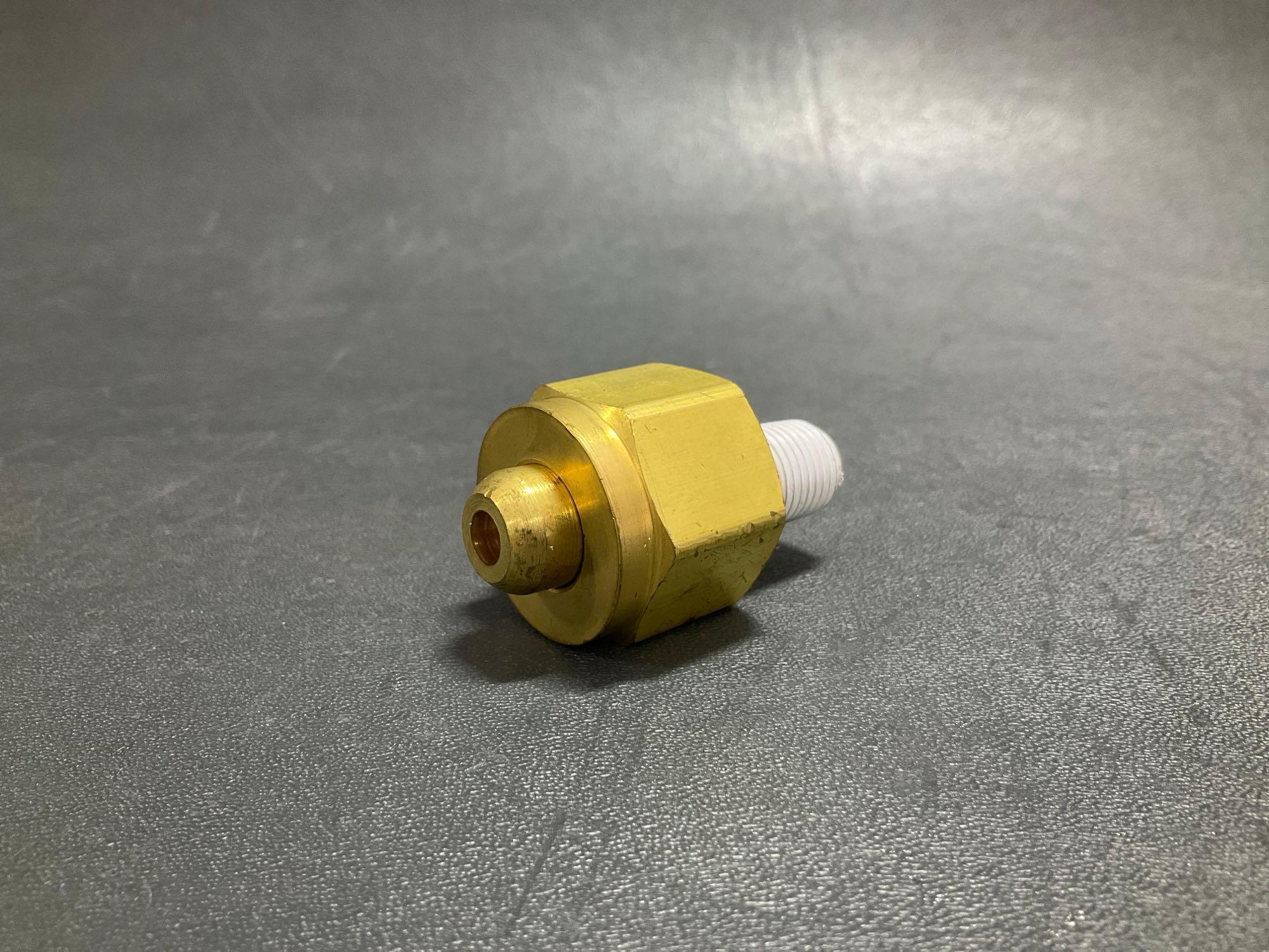 (LOT) AEROQUIP SERVICE PORT TB3005S4-80, PORTABLE OXYGEN REGULATOR & MASK
