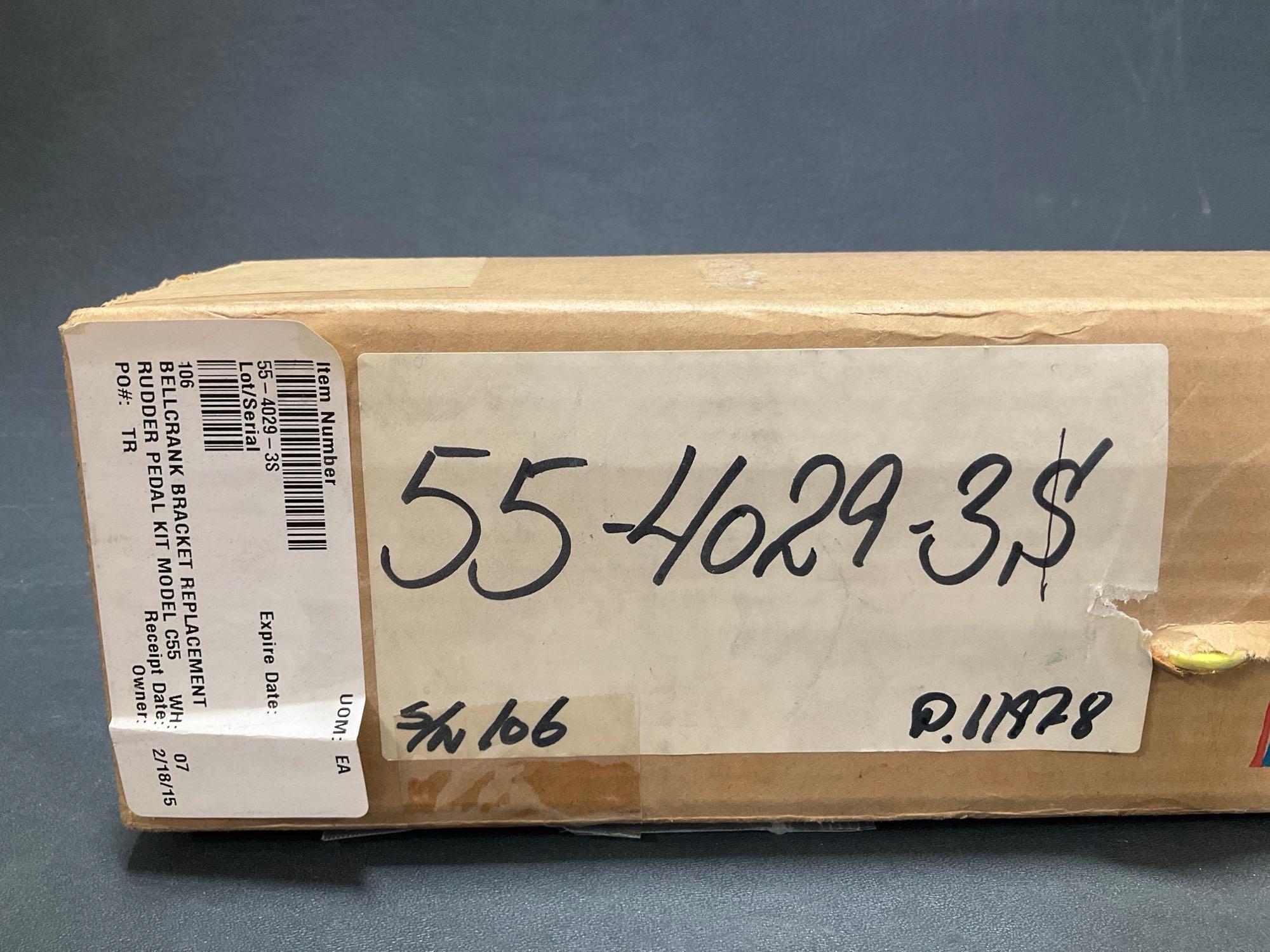 (LOT) BEECH 18 & BARON OPEN BOX KITS 18-910042-1, 55-4029-3 & BRACKET 90-530079-1
