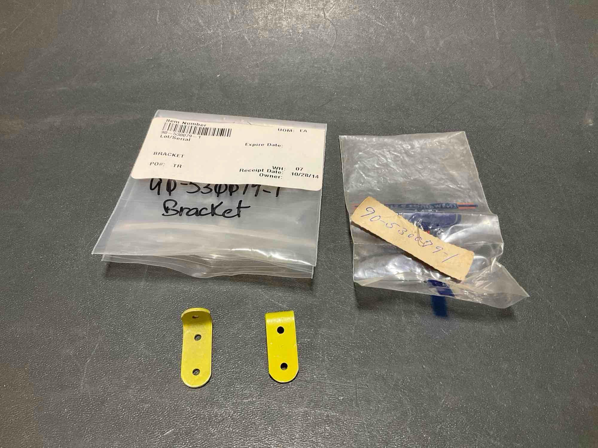 (LOT) BEECH 18 & BARON OPEN BOX KITS 18-910042-1, 55-4029-3 & BRACKET 90-530079-1