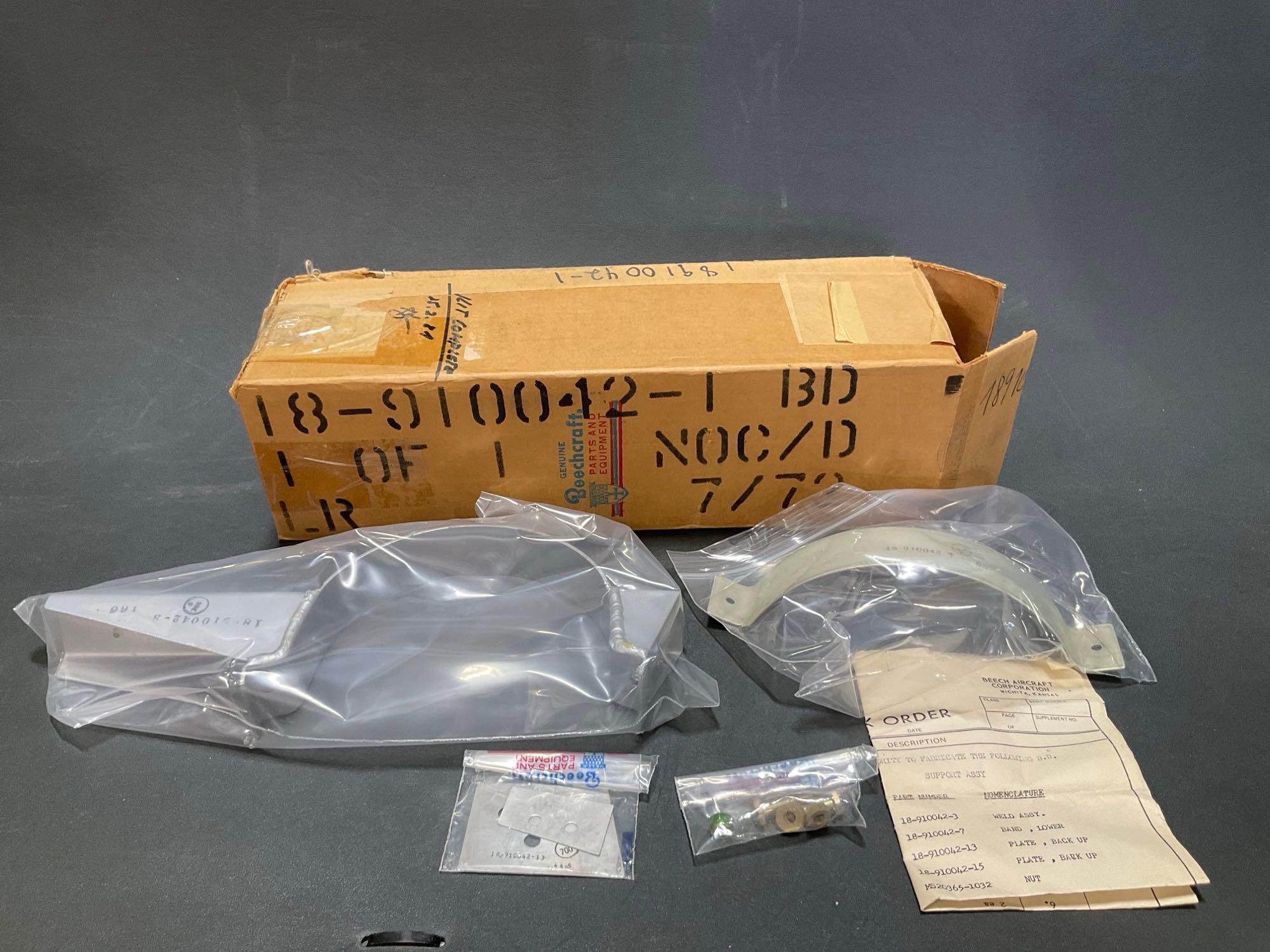 (LOT) BEECH 18 & BARON OPEN BOX KITS 18-910042-1, 55-4029-3 & BRACKET 90-530079-1