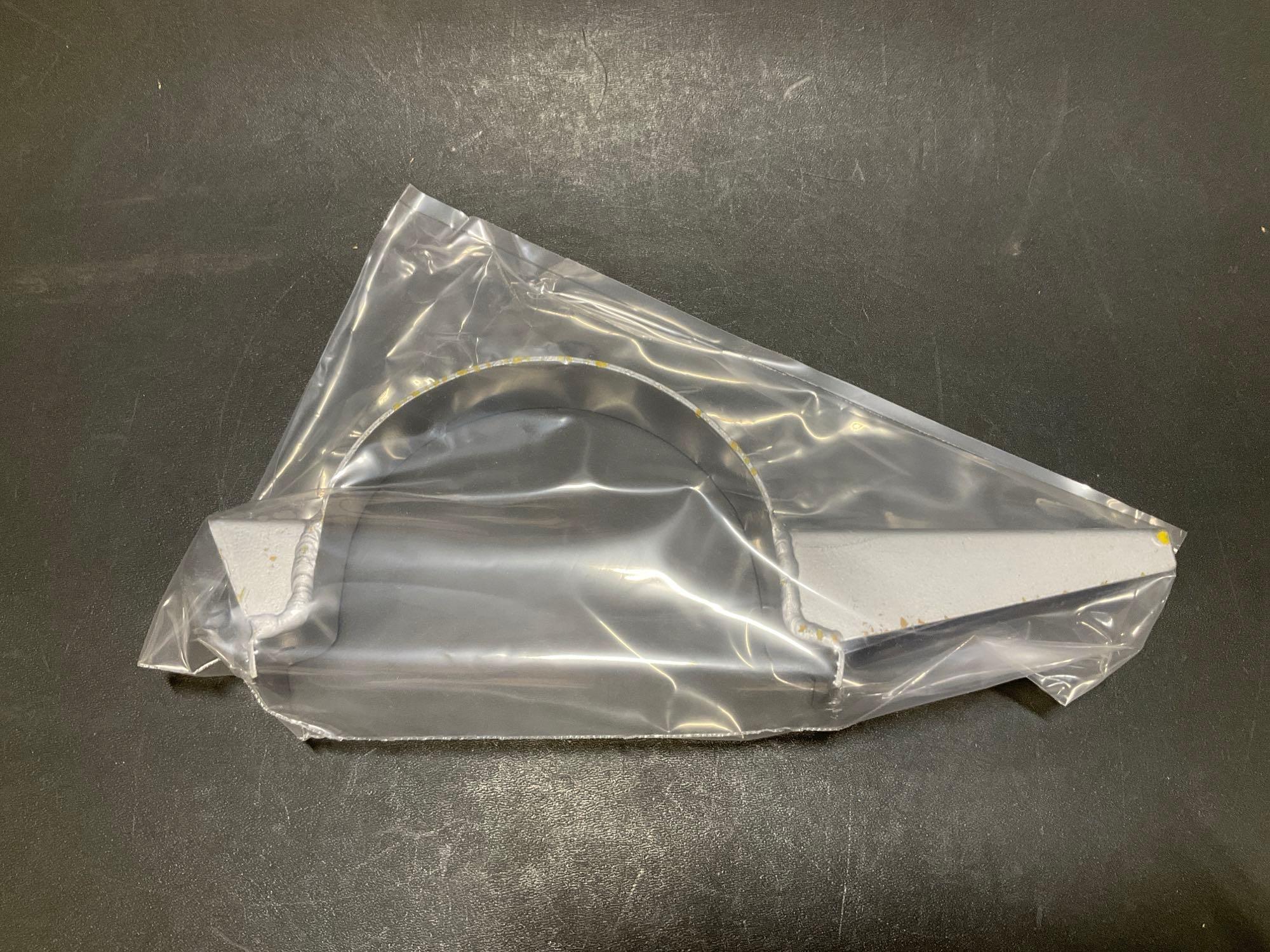 (LOT) BEECH 18 & BARON OPEN BOX KITS 18-910042-1, 55-4029-3 & BRACKET 90-530079-1
