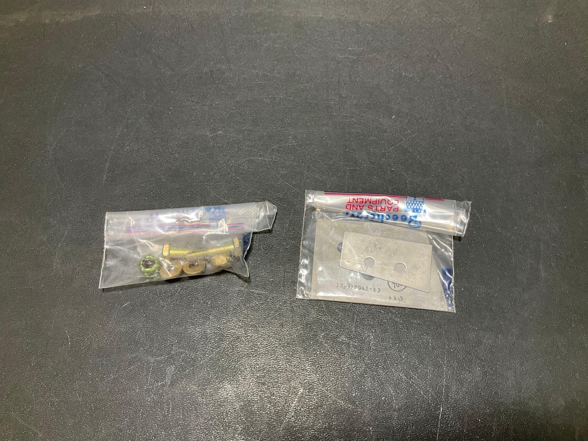 (LOT) BEECH 18 & BARON OPEN BOX KITS 18-910042-1, 55-4029-3 & BRACKET 90-530079-1